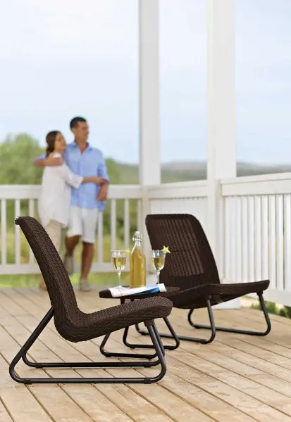 Комплект садовой пластиковой мебели под ротанг Keter Rio Patio Set на 2 персоны - столик - табуретка и 2 кресла